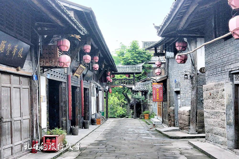 上升的白气球